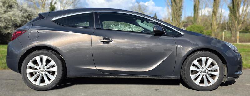 Opel Astra Gtc 2° Main 1.7 Cdti 130cv Sport Carnet d'entretien tamponné constructeur