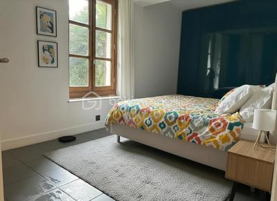 Maison - 180 m² - 8 pièces