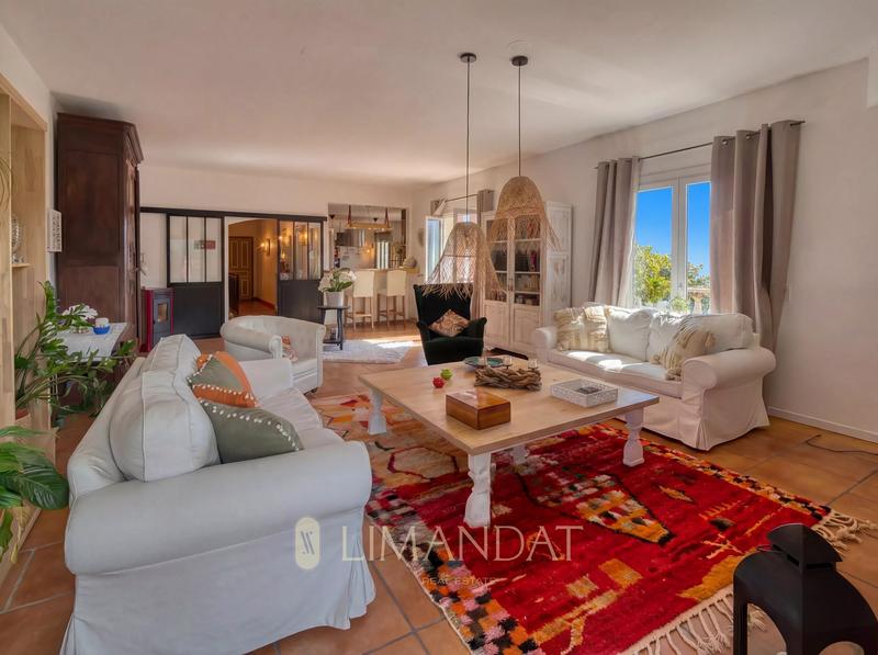 Villa - 204 m² - 6 pièces