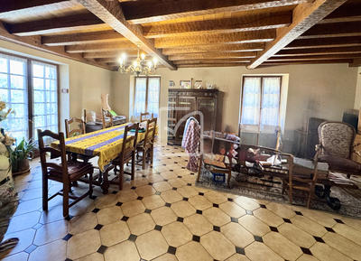 Maison - 180 m² - 7 pièces