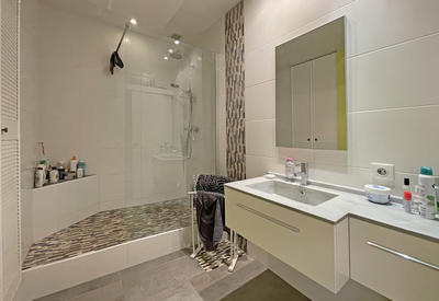 Appartement - 84 m² - 3 pièces