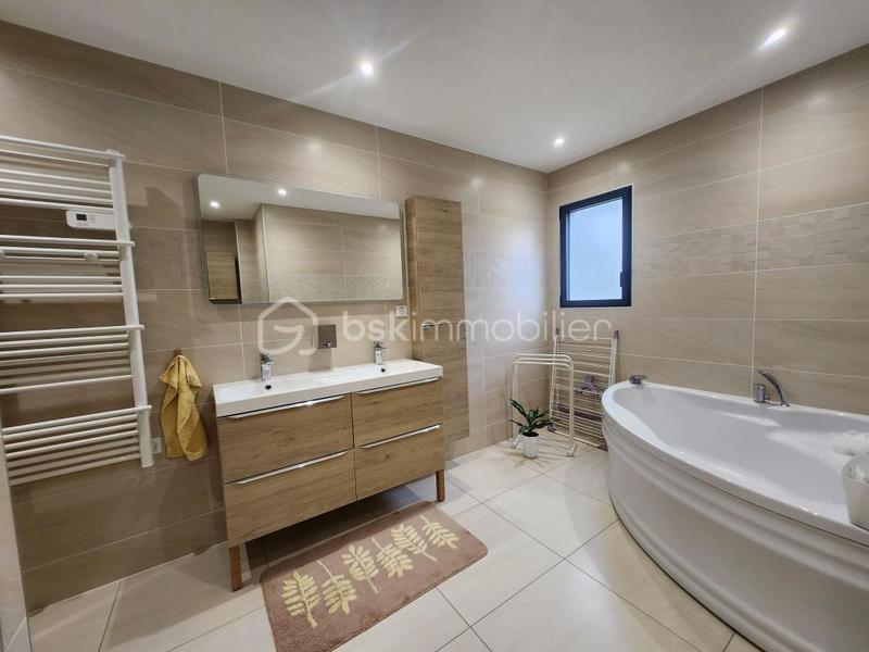 Pavillon - 130 m² - 5 pièces