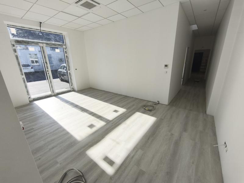 Bureau - 120 m² - 4 pièces