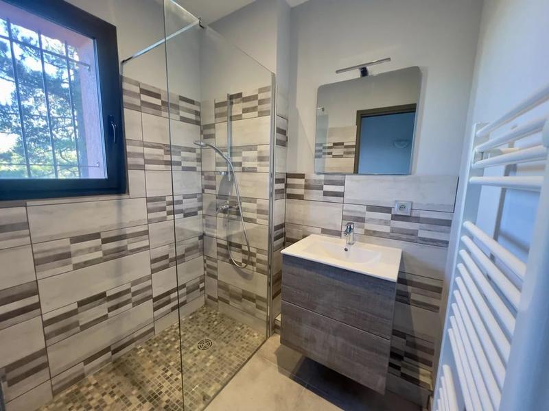 Maison - 281 m² - 12 pièces