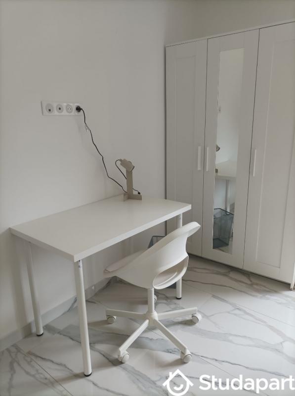 Chambre - 13 m² - 1 pièce