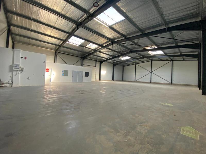 Entrepôt - 550 m² - 4 pièces