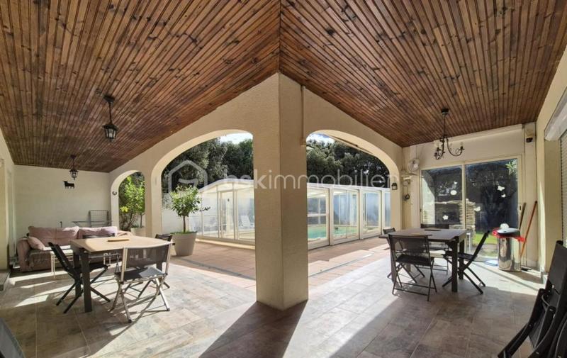 Maison traditionnelle - 190 m² - 9 pièces