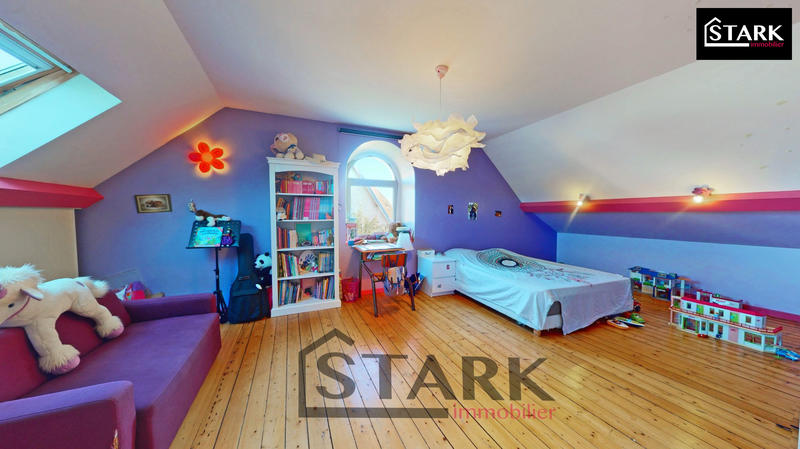 Maison - 230 m² - 7 pièces