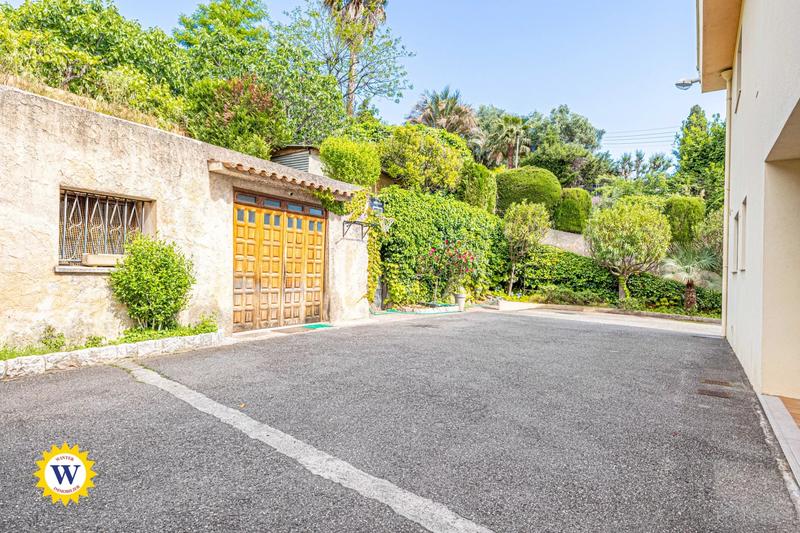 Villa - 211 m² - 7 pièces