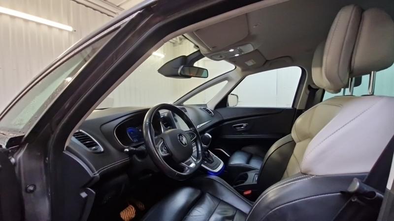 Renault Scénic IV Initiale Paris dCi 160 Edc