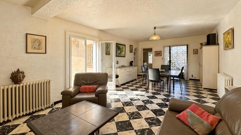 Maison - 201 m² - 7 pièces