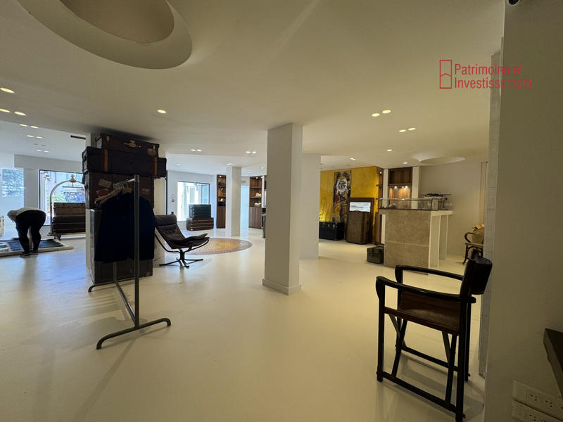 Fonds de commerce - Local commercial - 117 m²