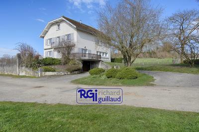 Maison - 200 m² - 7 pièces