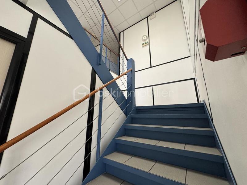 Bureau - 730 m² - 20 pièces