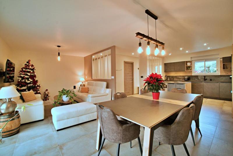 Maison - 97 m² - 5 pièces