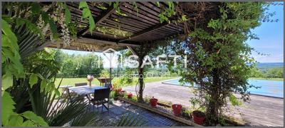 Maison - 140 m² - 6 pièces