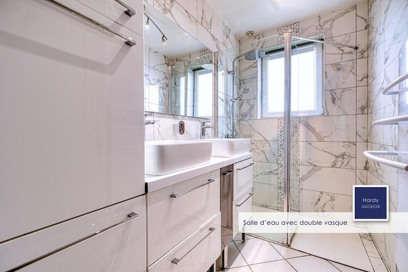 Maison - 140 m² - 6 pièces