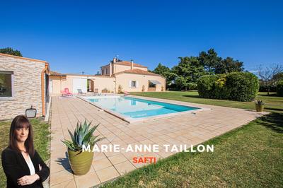 Maison - 255 m² - 8 pièces