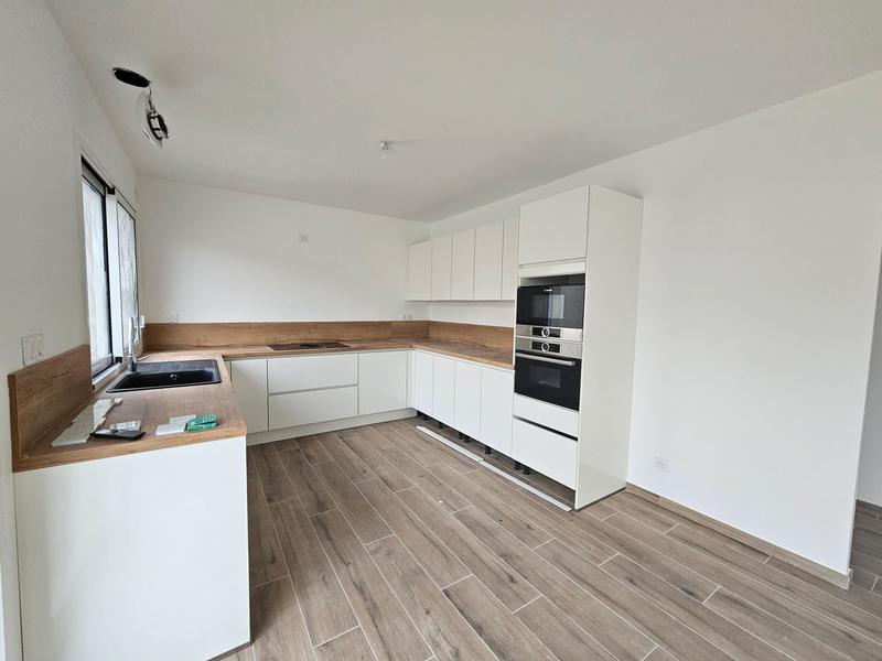 Maison - 99 m² - 4 pièces