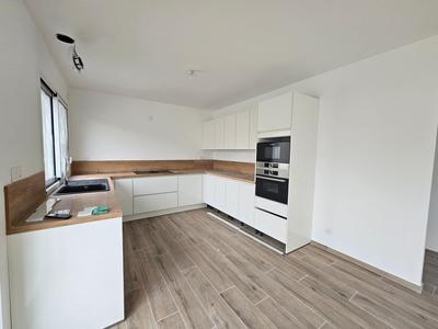 Maison - 99 m² - 4 pièces