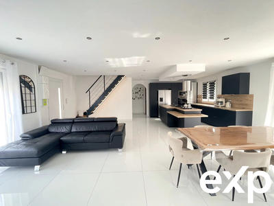 Maison - 147 m² - 6 pièces