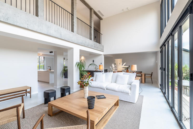 Maison - 290 m² - 8 pièces