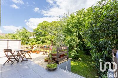 Maison - 216 m² - 8 pièces