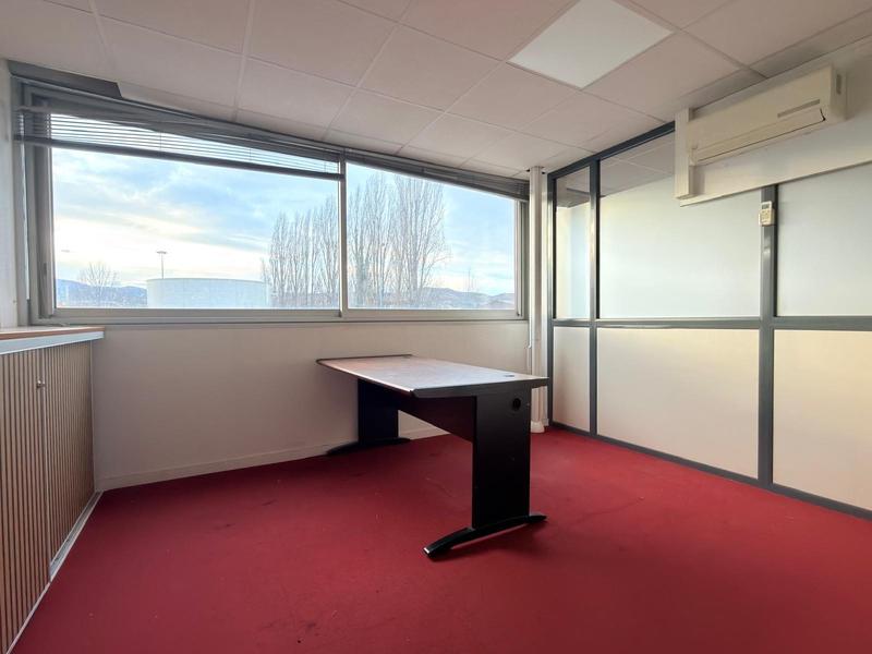 Bureau - 366 m² - 17 pièces