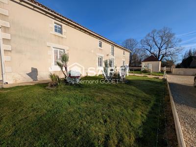 Maison - 248 m² - 6 pièces