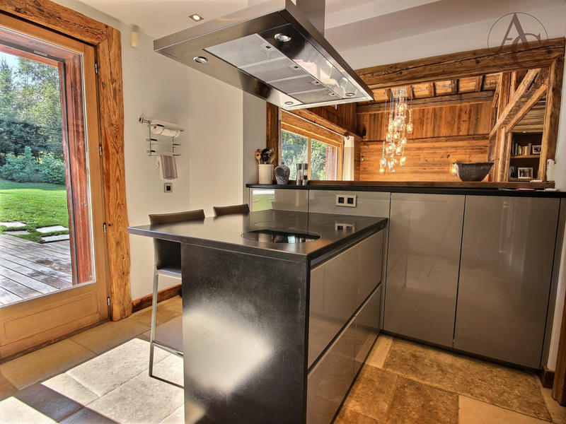 Châlet - 380 m² - 8 pièces