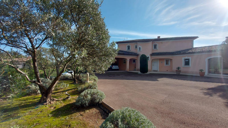 Villa - 210 m² - 6 pièces