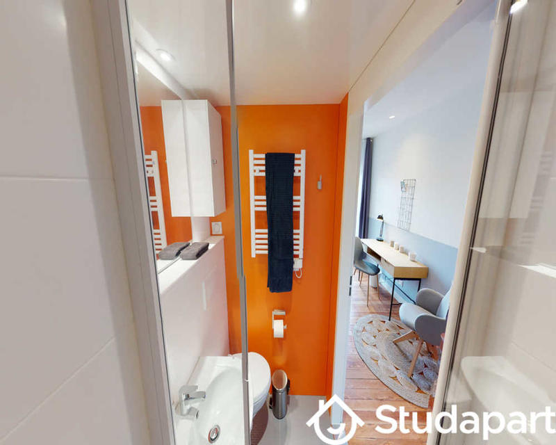 Chambre - 120 m² - 1 pièce