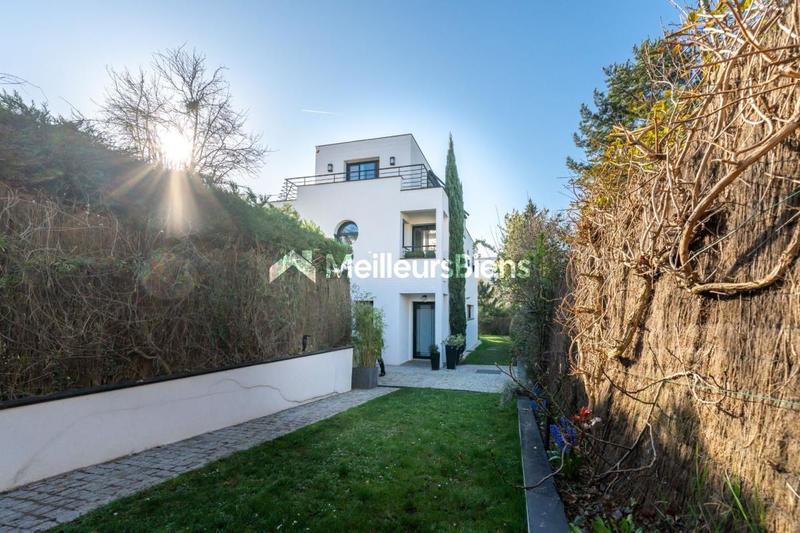 Maison d'architecte - 190 m² - 11 pièces