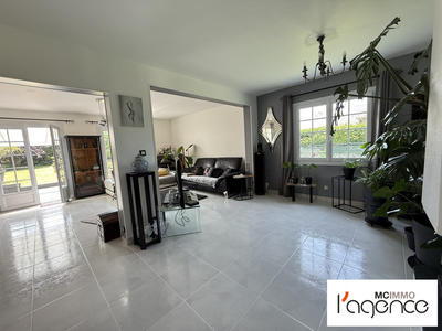 Maison traditionnelle - 170 m² - 6 pièces