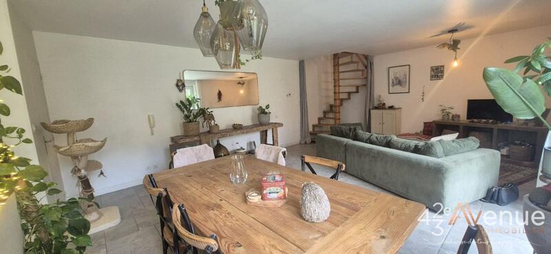 Appartement - 144 m² - 5 pièces