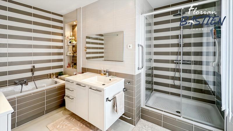 Maison - 208 m² - 7 pièces