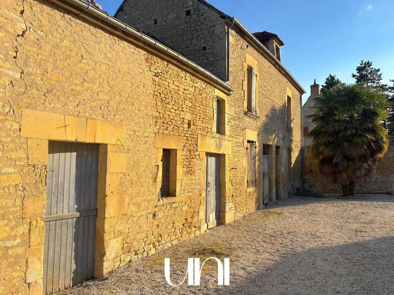 Maison - 250 m² - 6 pièces