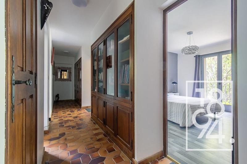 Maison - 397 m² - 7 pièces