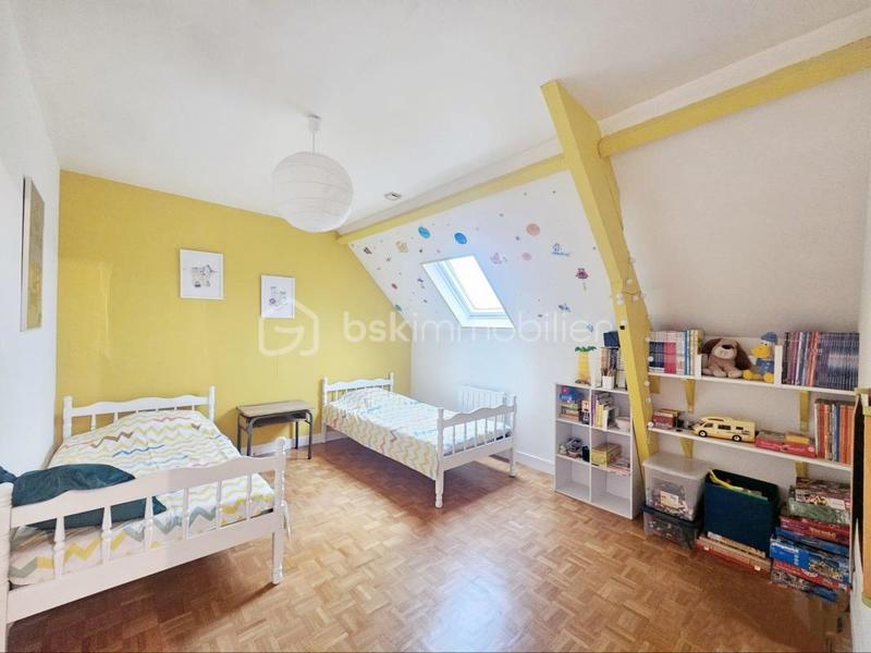 Maison traditionnelle - 141 m² - 6 pièces