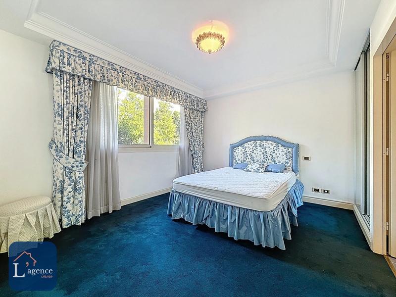 Appartement - 349 m² - 6 pièces