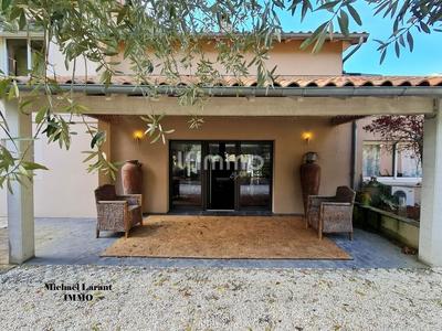 Maison - 484 m² - 7 pièces