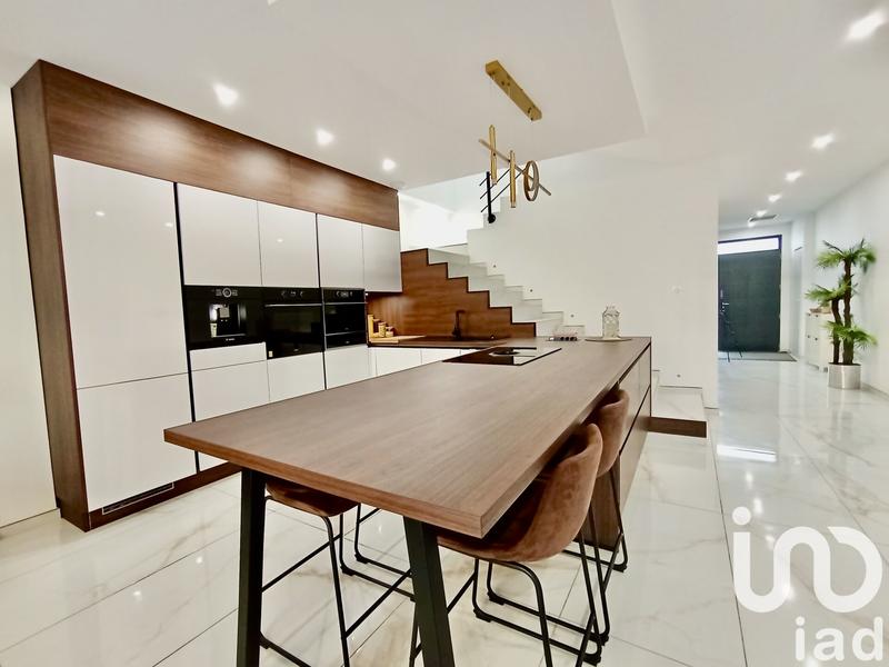 Maison - 121 m² - 4 pièces