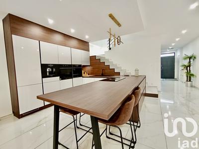 Maison - 121 m² - 4 pièces