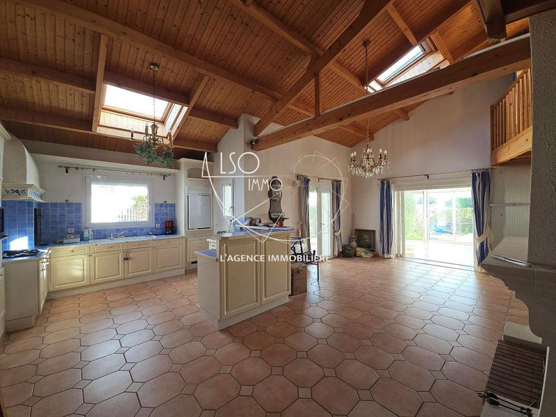 Maison traditionnelle - 190 m² - 6 pièces