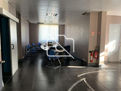 Entrepôt - 1 233 m²