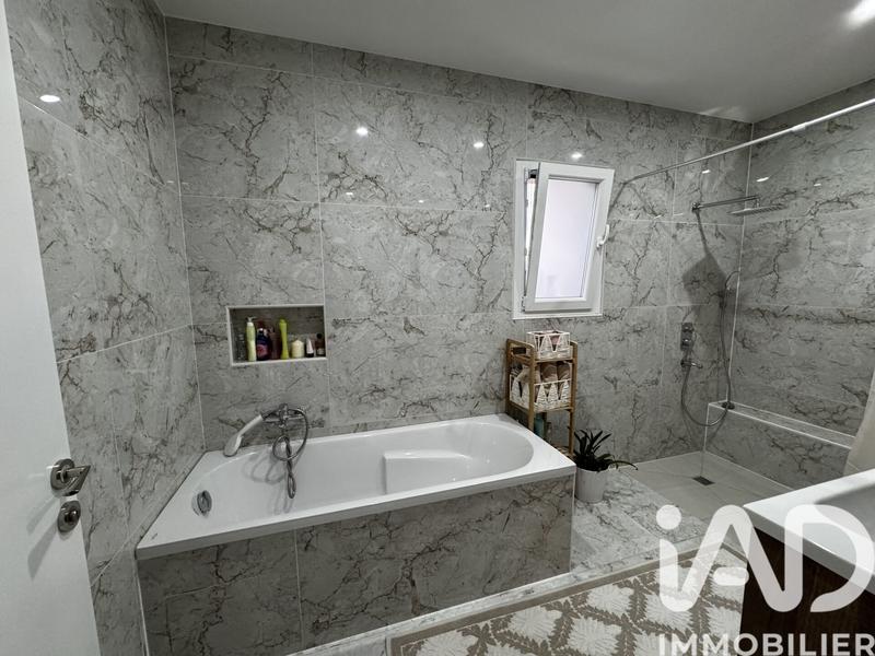 Maison - 142 m² - 4 pièces