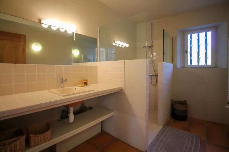 Mas - 222 m² - 6 pièces