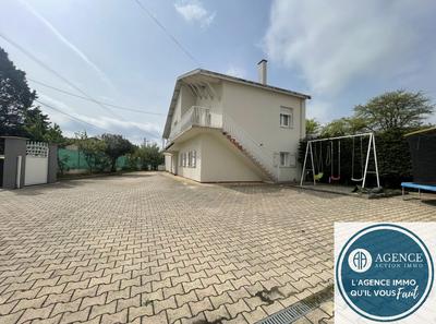 Maison - 152 m² - 7 pièces