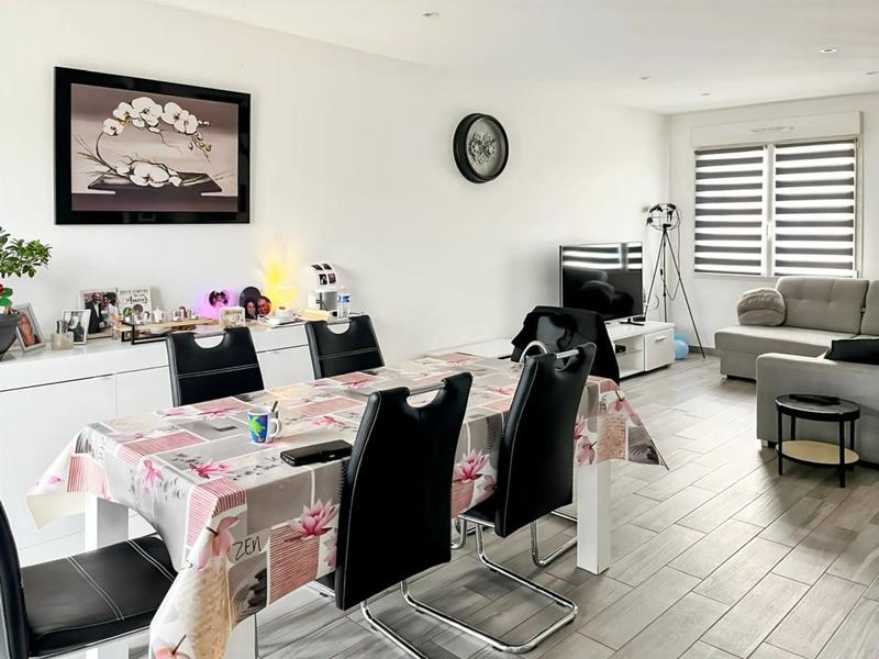 Maison - 96 m² - 5 pièces