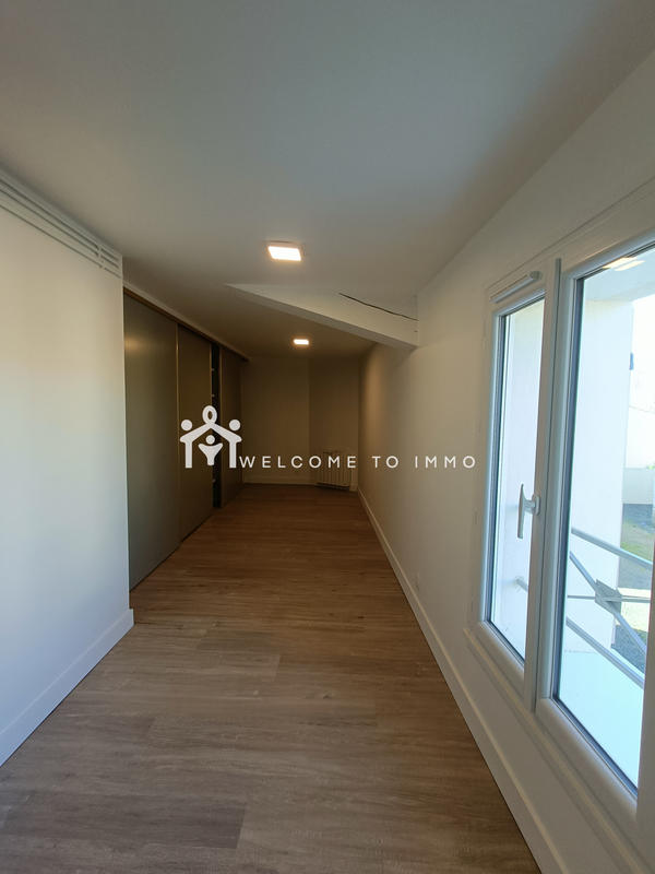 Maison - 230 m² - 8 pièces